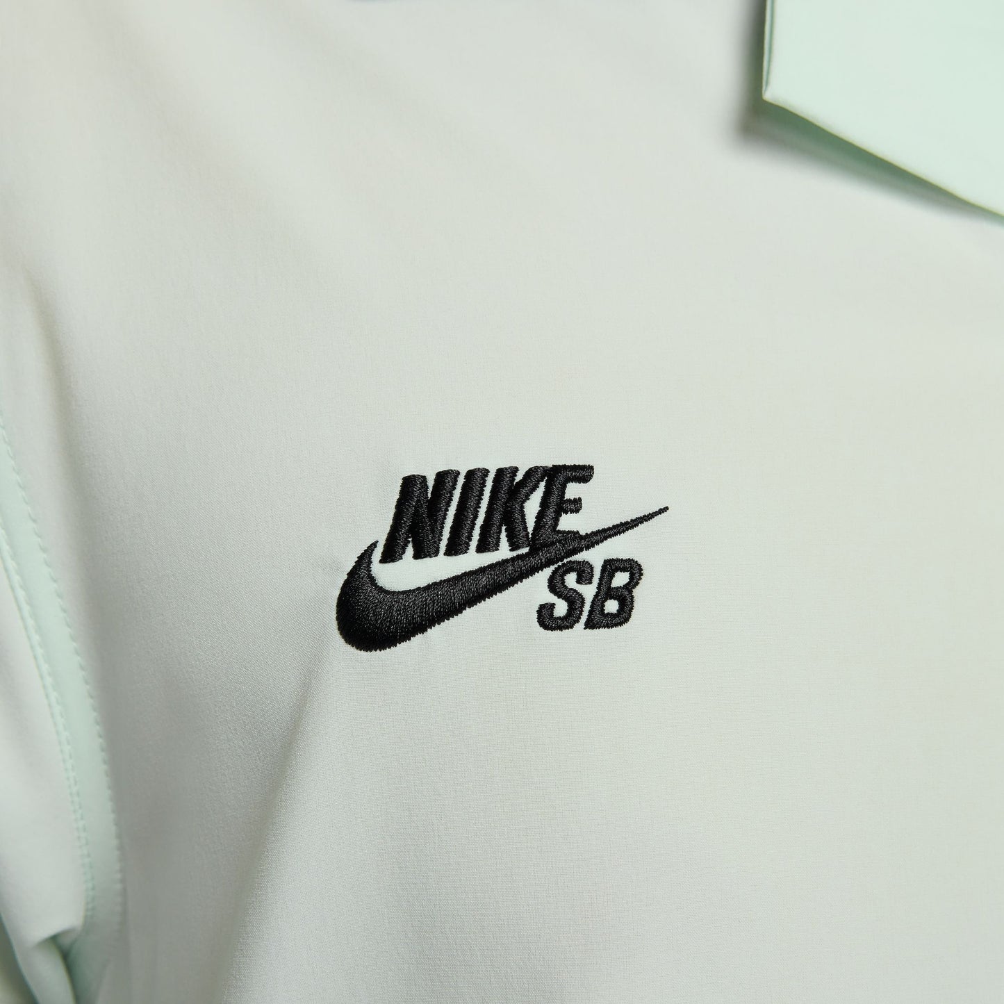 Nike SB Agnostic Bowler Shirt Barely Green/Black