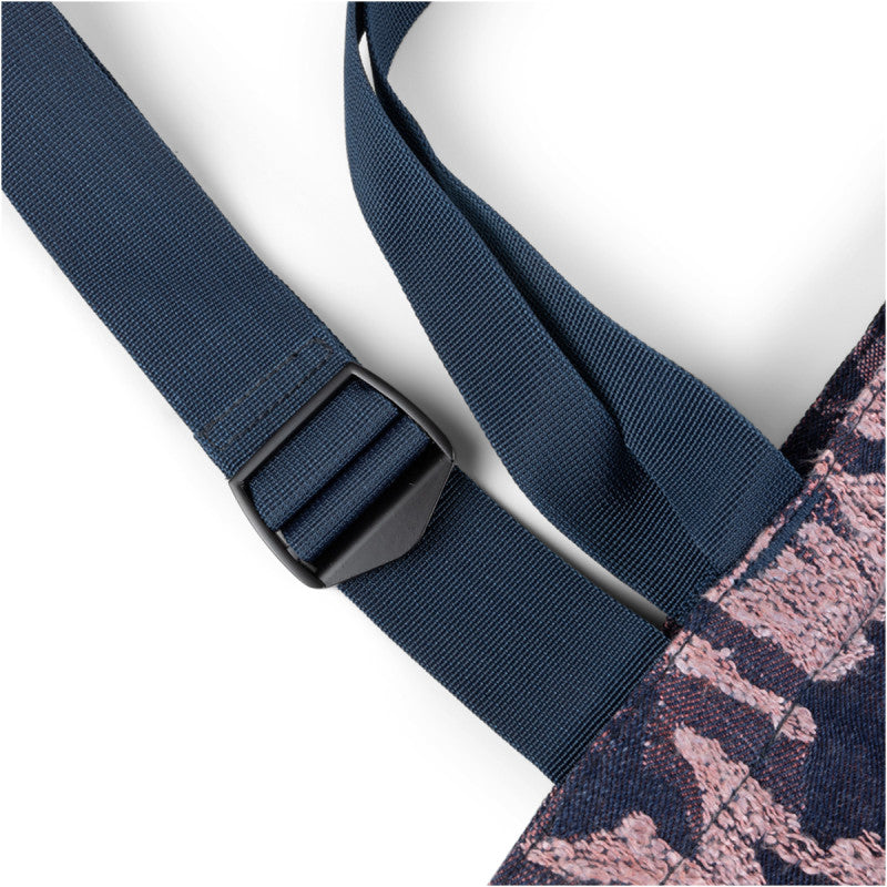 Dime Distressed Messenger Bag Pink Camo