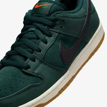 Nike SB Dunk Low Pro Deep Fir/Black-Fir-Sail-Gum Lt Brown-Safety Orange