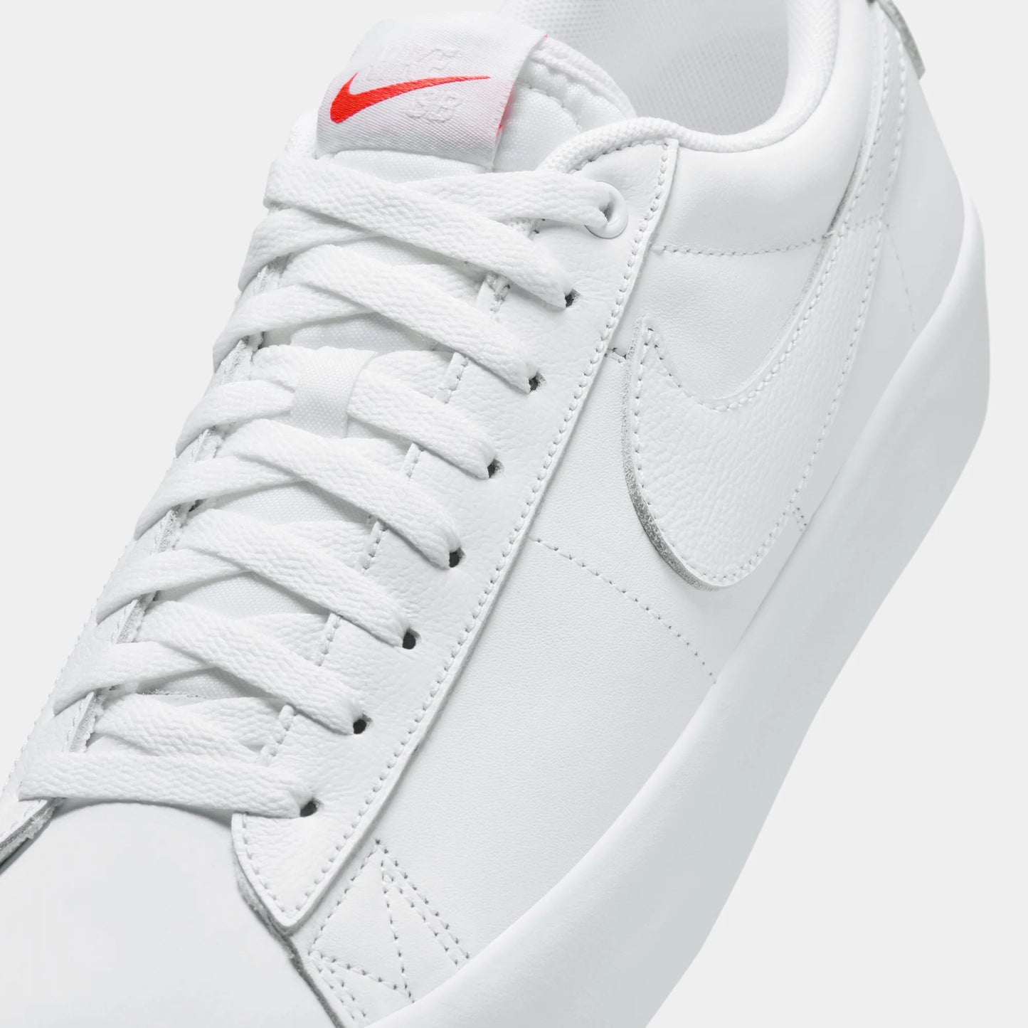 Nike SB Zoom Blazer Low Pro GT Iso White/White/White/White